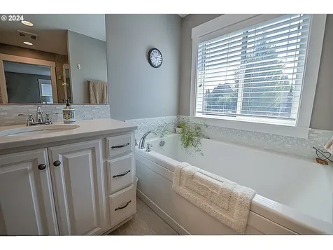 4109 Ne 132nd Circle Vancouver WA 98686