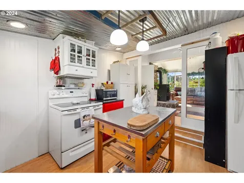 38541 Highway 30 Astoria OR 97103
