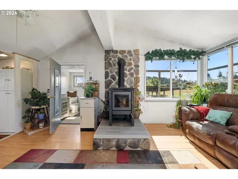 38541 Highway 30 Astoria OR 97103