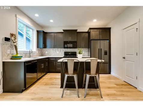 2560 Fieldcress Road Eugene OR 97403