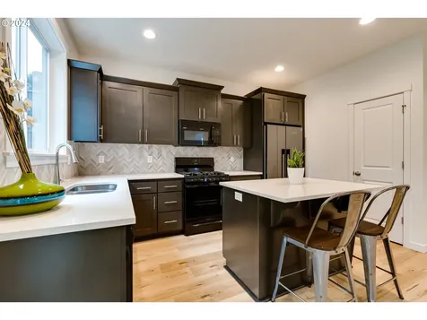 2560 Fieldcress Road Eugene OR 97403