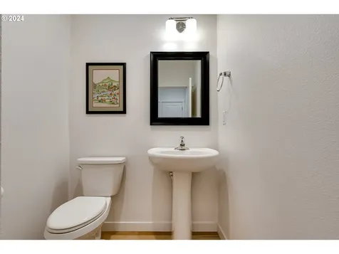 2560 Fieldcress Road Eugene OR 97403