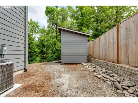 2560 Fieldcress Road Eugene OR 97403