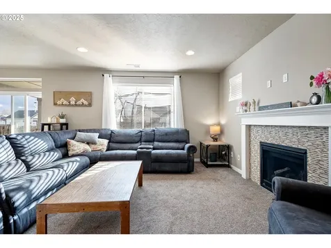 1157 Ambrosia Avenue Junction City OR 97448