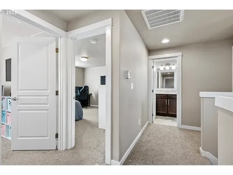 1157 Ambrosia Avenue Junction City OR 97448