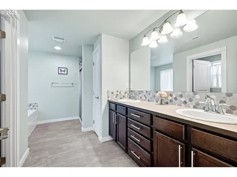 1157 Ambrosia Avenue Junction City OR 97448