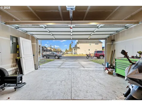 1157 Ambrosia Avenue Junction City OR 97448
