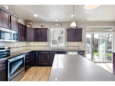 1157 Ambrosia Avenue Junction City OR 97448