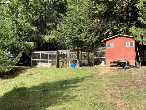 57464 Cherry Creek Road Myrtle Point OR 97458