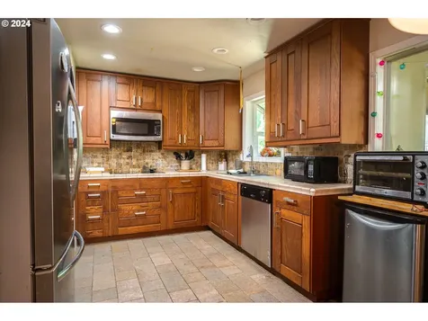 12006 Ne 16th Street Vancouver WA 98684