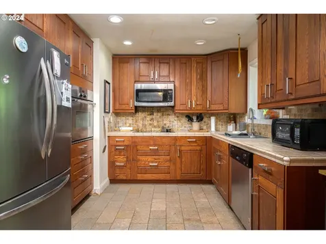 12006 Ne 16th Street Vancouver WA 98684