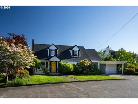 313 W Chapman Avenue Roseburg OR 97470