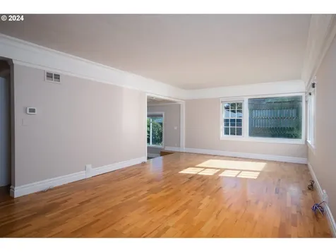 313 W Chapman Avenue Roseburg OR 97470