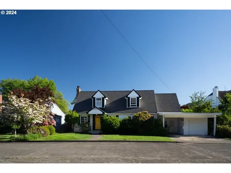 313 W Chapman Avenue Roseburg OR 97470