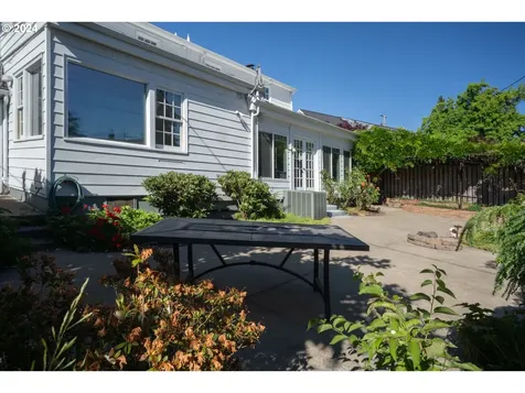 313 W Chapman Avenue Roseburg OR 97470