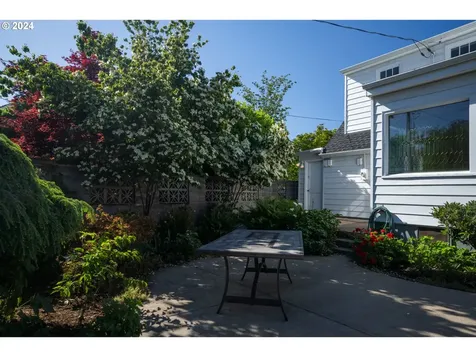 313 W Chapman Avenue Roseburg OR 97470