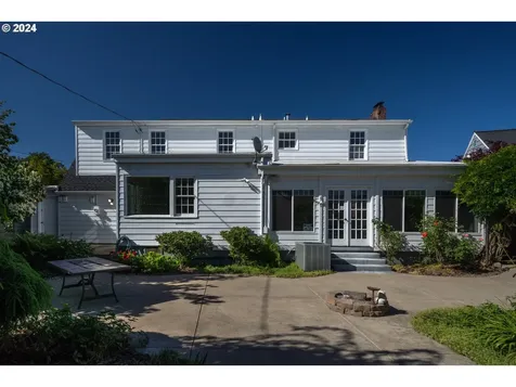 313 W Chapman Avenue Roseburg OR 97470