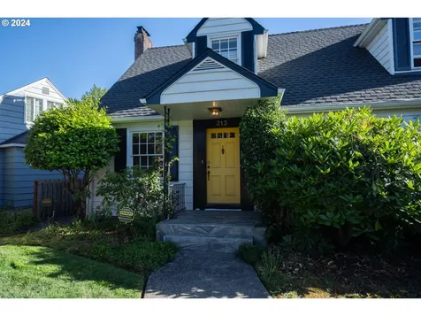 313 W Chapman Avenue Roseburg OR 97470