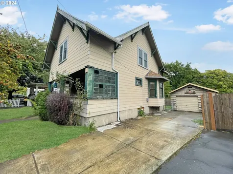 3766 SE 8th Avenue Portland OR 97202
