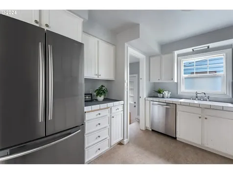 4215 Se Woodward Street Portland OR 97206
