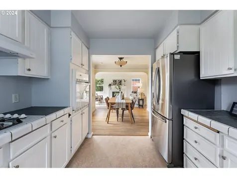 4215 Se Woodward Street Portland OR 97206