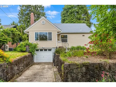 4215 Se Woodward Street Portland OR 97206