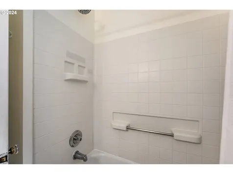 4215 Se Woodward Street Portland OR 97206