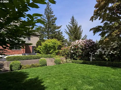1740 SW Hawthorne Terrace Portland OR 97201