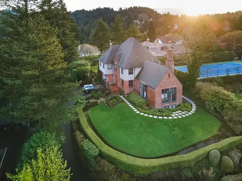 1740 SW Hawthorne Terrace Portland OR 97201