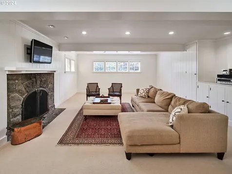 1740 SW Hawthorne Terrace Portland OR 97201
