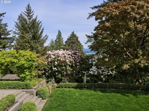 1740 SW Hawthorne Terrace Portland OR 97201