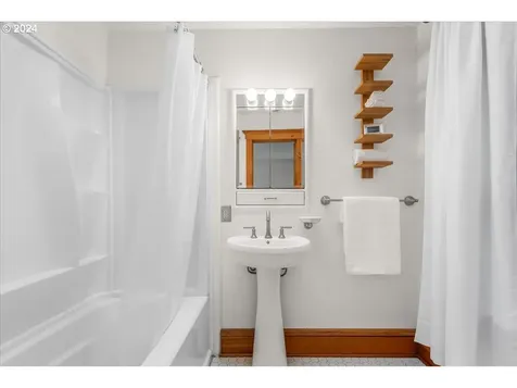 1105 NE 117th Street Vancouver WA 98685