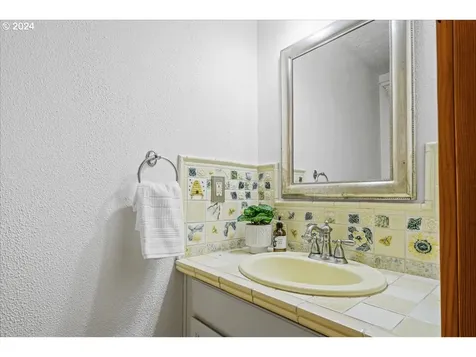 1105 NE 117th Street Vancouver WA 98685