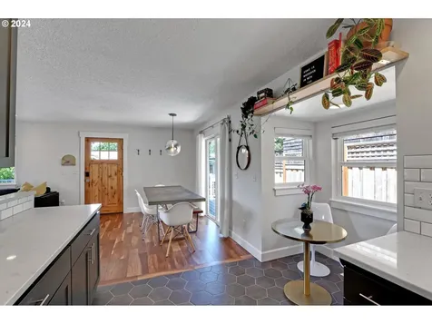 7502 Sw 32nd Avenue Portland OR 97219