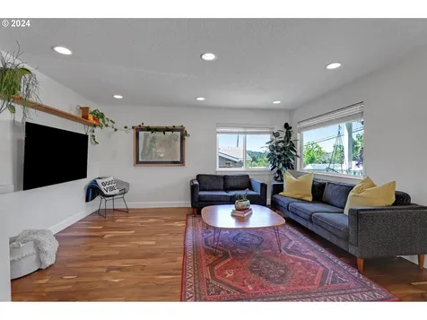 7502 Sw 32nd Avenue Portland OR 97219