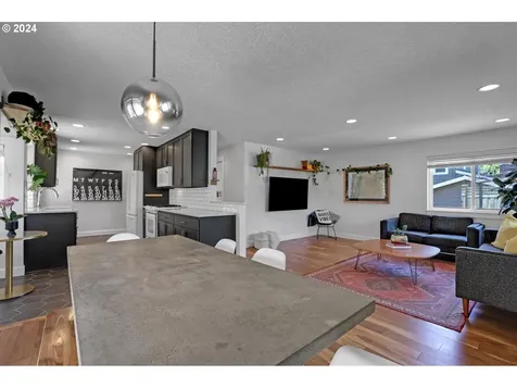 7502 Sw 32nd Avenue Portland OR 97219