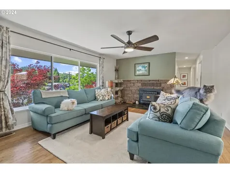 402 Harris Street Kelso WA 98626
