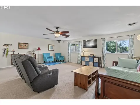 402 Harris Street Kelso WA 98626