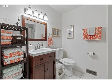 402 Harris Street Kelso WA 98626