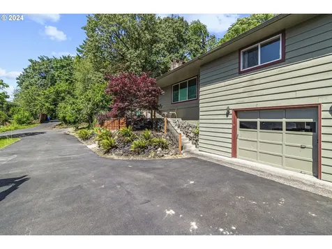 402 Harris Street Kelso WA 98626