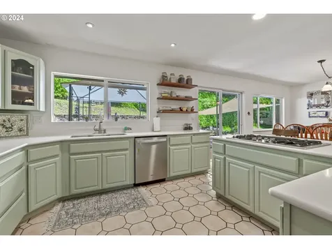 402 Harris Street Kelso WA 98626