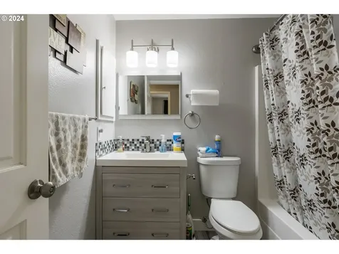713 Ne 151st Avenue Vancouver WA 98684