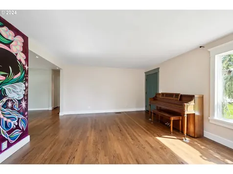 123 Se 141st Avenue Portland OR 97233