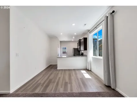 1409 W 15th Avenue La Center WA 98629