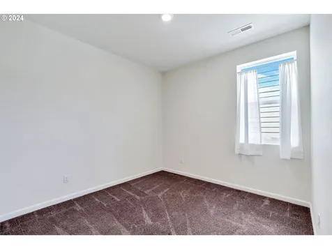 1409 W 15th Avenue La Center WA 98629