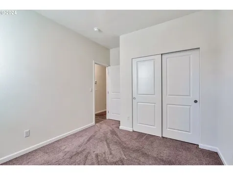 1409 W 15th Avenue La Center WA 98629