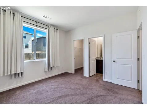 1409 W 15th Avenue La Center WA 98629