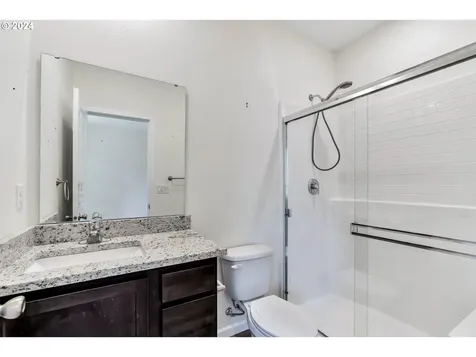 1409 W 15th Avenue La Center WA 98629