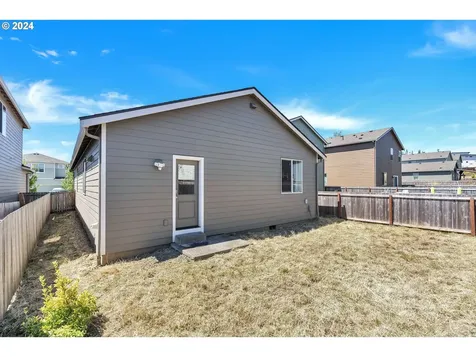 1409 W 15th Avenue La Center WA 98629