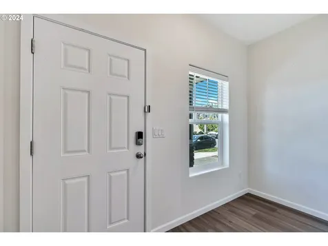 1409 W 15th Avenue La Center WA 98629